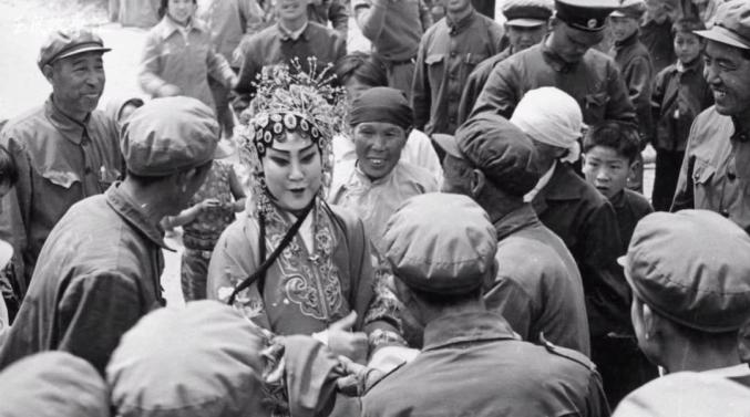 晋剧团的老相册由高保才收集整理的这本老相册,一共有500多张老照片