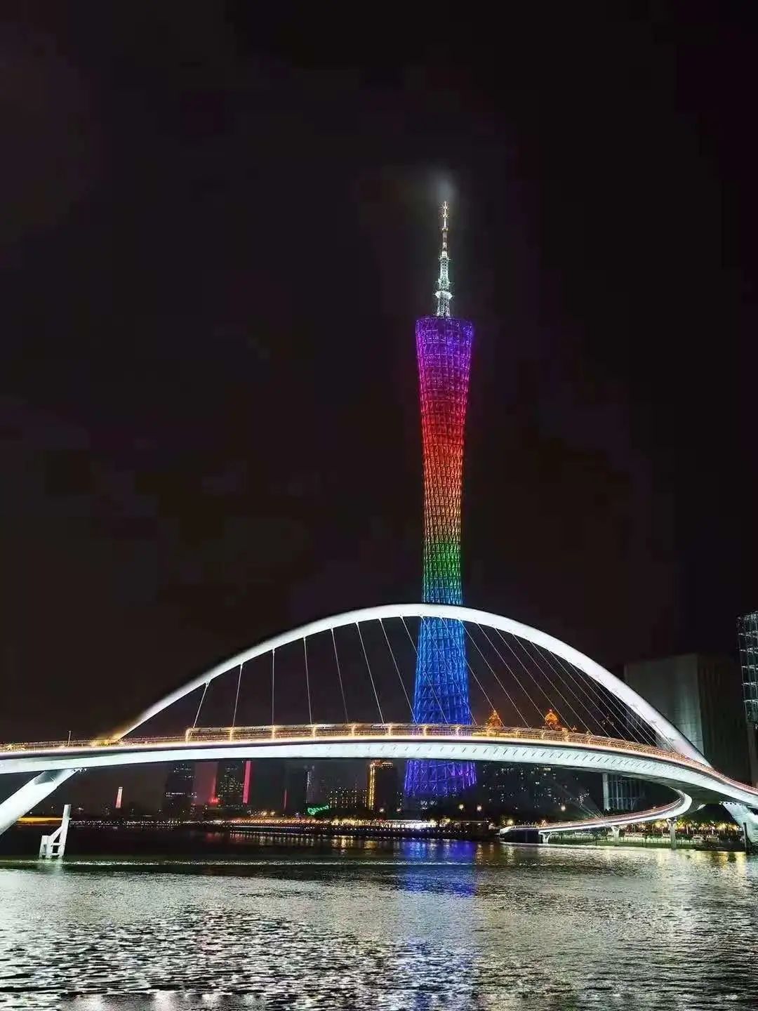 将广州传统文化和历史底蕴尽情展现的广式设计概念特别是"琴鸣绢舞