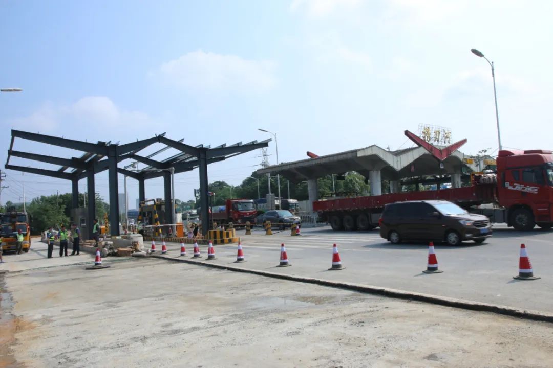 随着城市规划扩容和周边物流业的发展,捞刀河收费站作为开福区进出