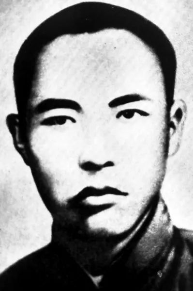 被叛徒出卖遭日寇袭击,壮烈牺牲年仅二十九岁马天民的照片建国后,"一