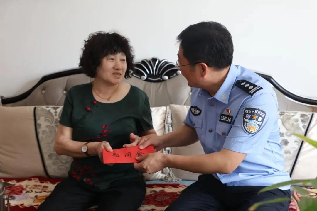进一步坚定理想信念,让党的公安事业薪火相传,推动奈曼旗公安工作高
