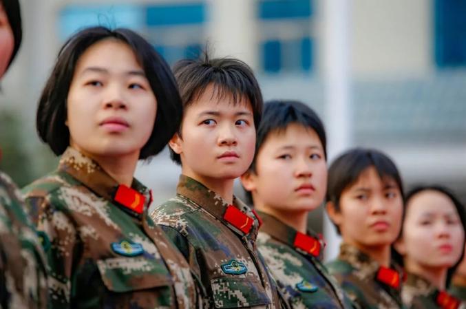 中国女兵发型图片