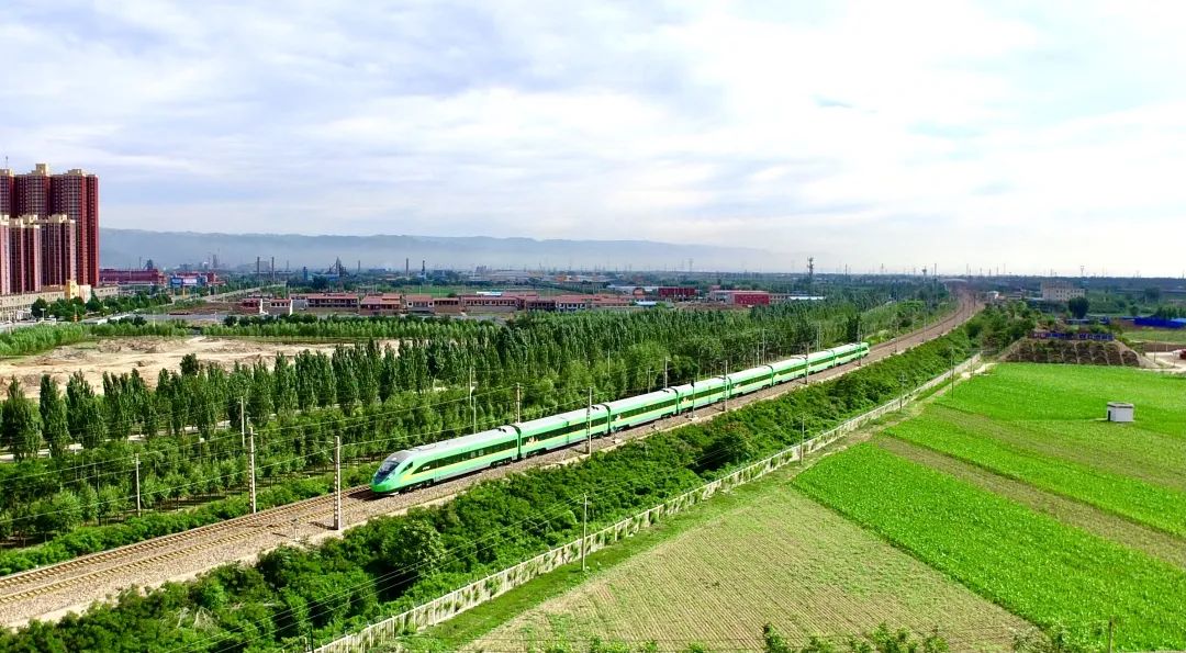 晋中,临汾,运城,长治,晋城,阳泉,吕梁11个地级市实现动车开行全覆盖