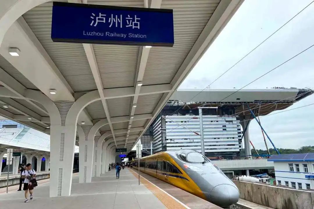 绵泸高铁内自泸段6月28日开通运营