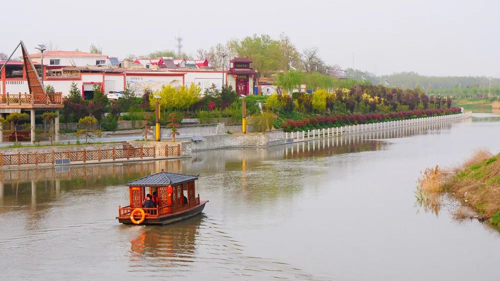 磁县大力开展滏阳河综合治理打造了开河灯塔,码头栈台等景观建筑置身