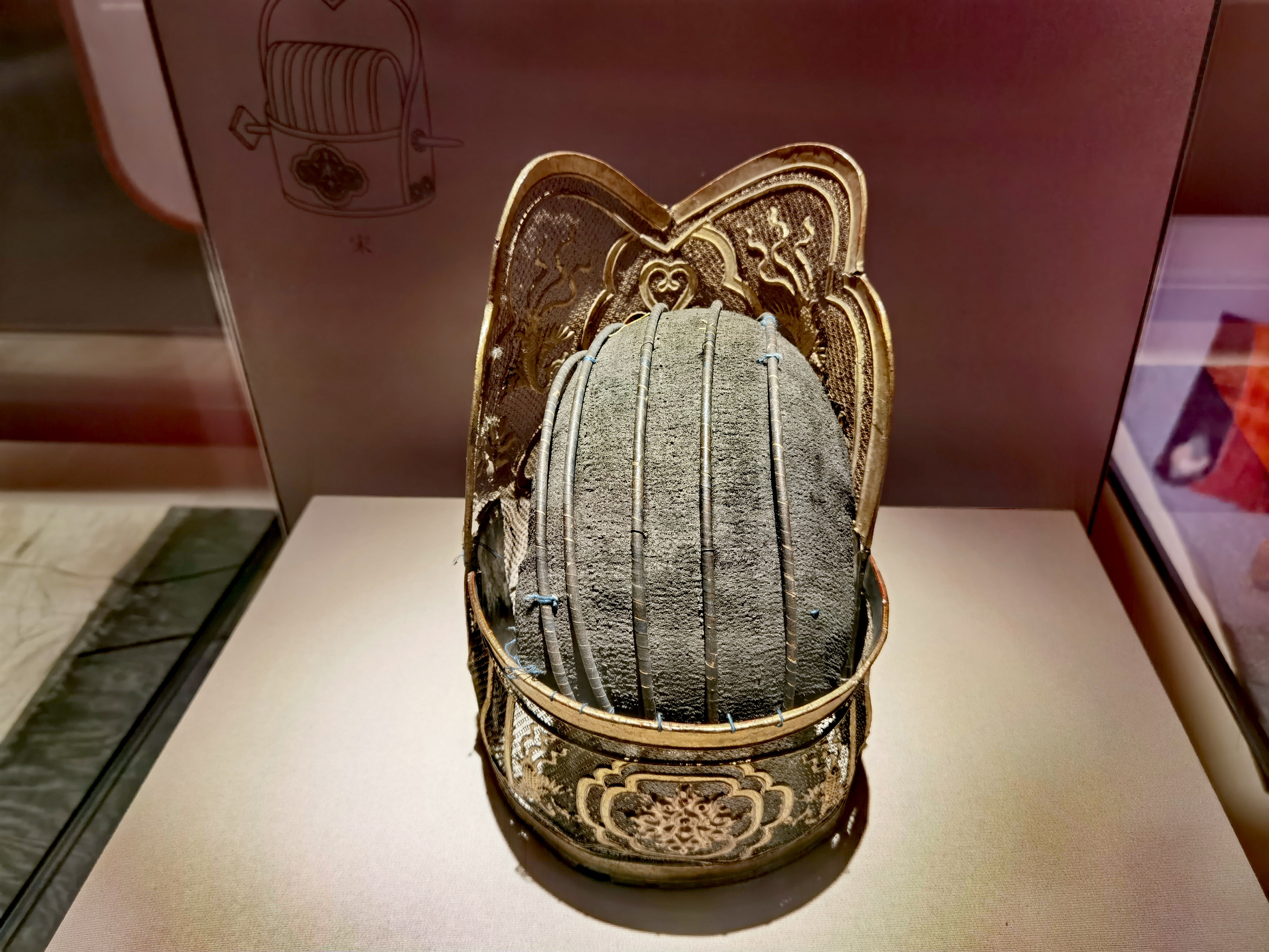 看见文物 | 我国已知存世的唯一一件梁冠传世实物,你了解吗?_澎湃号·