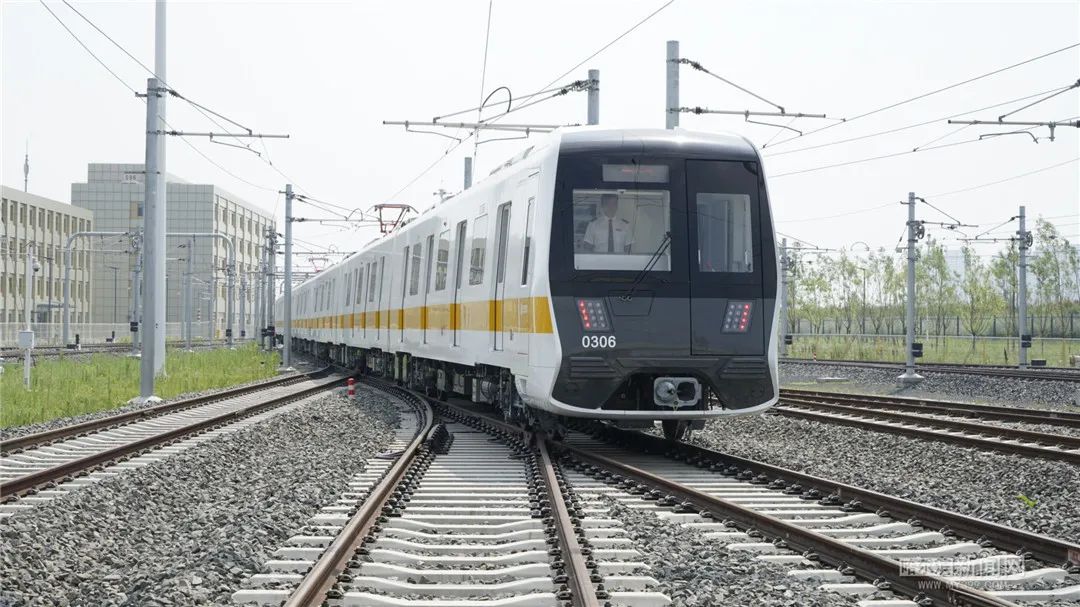 今日起哈尔滨地铁3号线二期东南半环19座车站间开始空载试运行