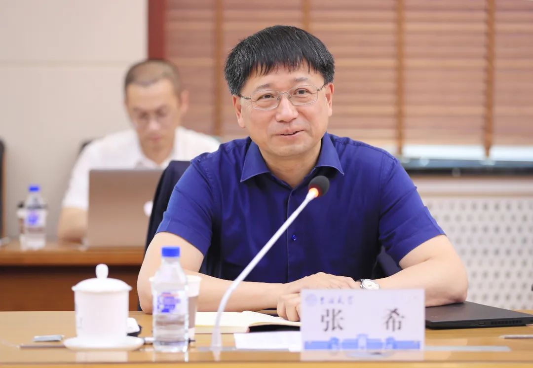 我为母校建言献策丨校长张希与2021届毕业生代表座谈