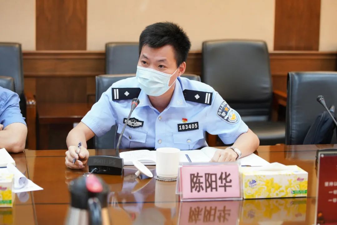 陈恩泽院长作总结发言,并对参会代表提出的宝贵意见建议表示非常感谢