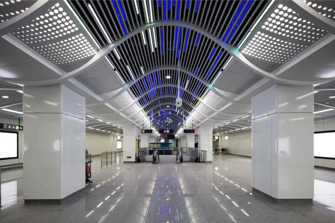 桥头堡站作为新城起点站,强调大江东新城"从这里起飞,在这里圆梦"概念