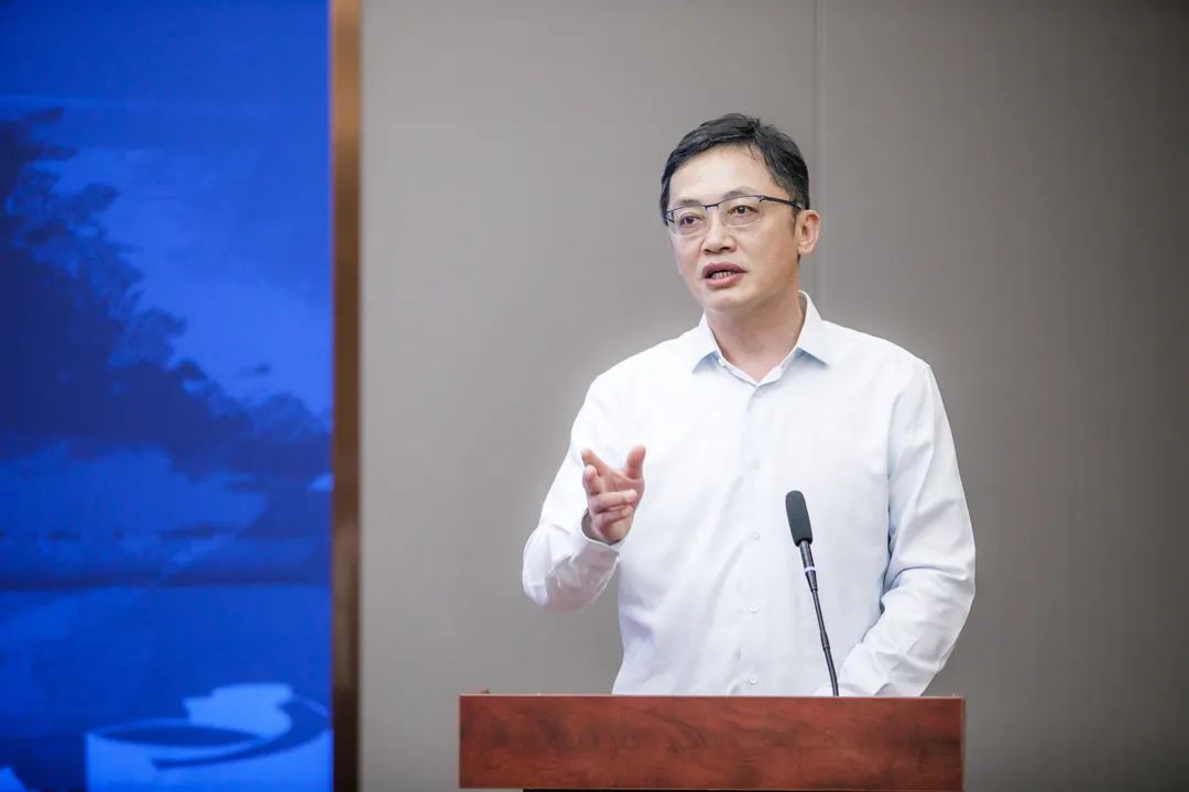 李栋介绍了上海外服集团的历史传承和发展近况,并指出,上海外服集团