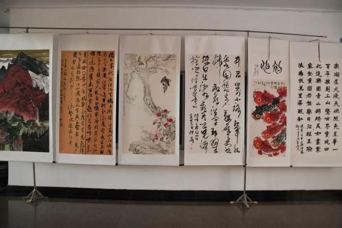 前进不断创造美好生活▲《南工重地换新颜》 摄影:王庆龙▲《进发》