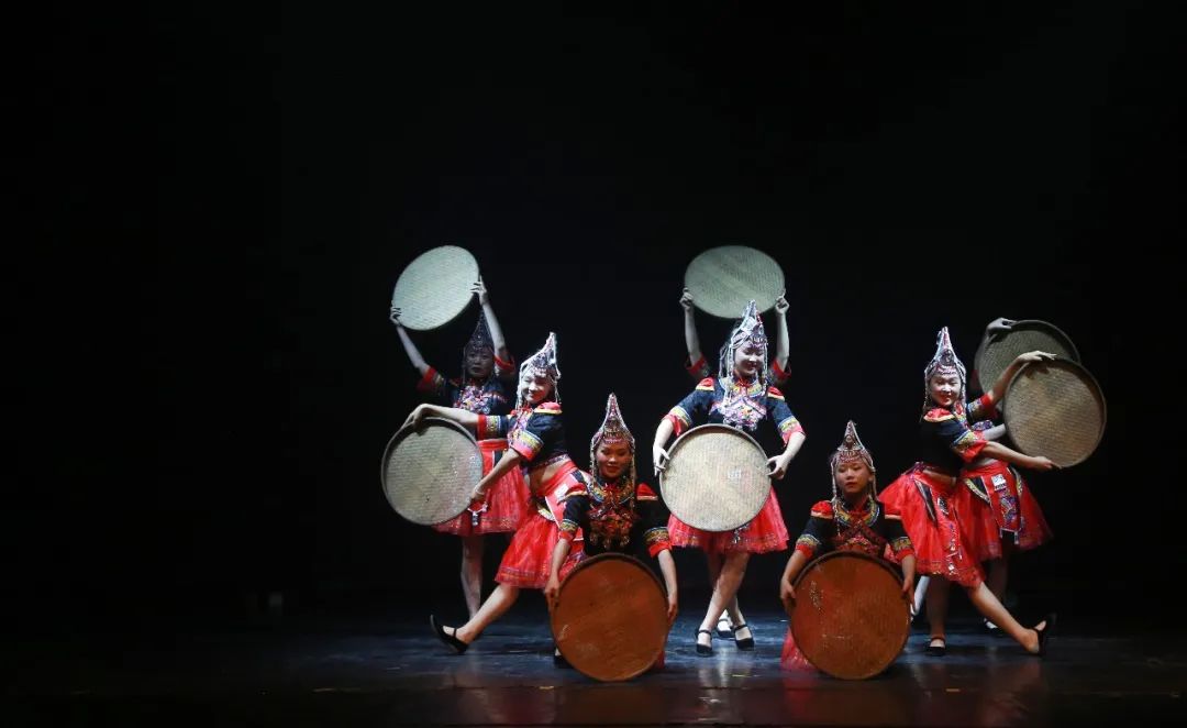 畲族舞蹈《茶山情韵》畲族舞蹈《三戏赤郎》舞蹈《沂蒙颂》传统武术