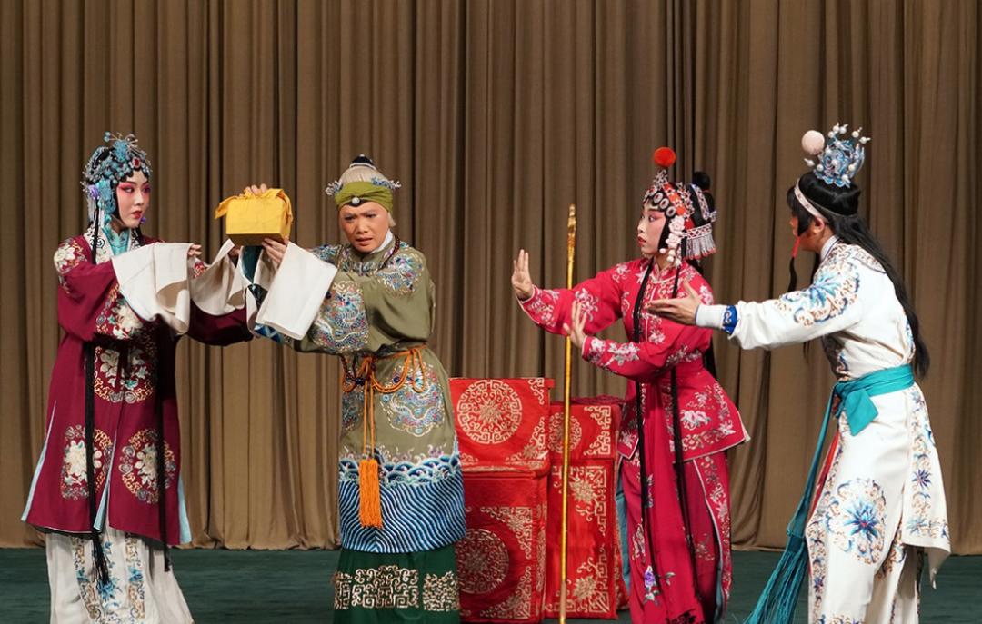 《捧印》是京剧《穆桂英挂帅》剧中的一折戏