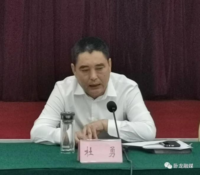 杜勇指出,开展"万人助万企"活动是省委作出的重要工作决策,是党史学习