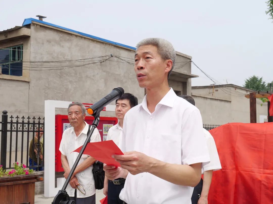 市领导范玉柱,乔紫超,马振全,原市级老领导刘存柱出席仪式.