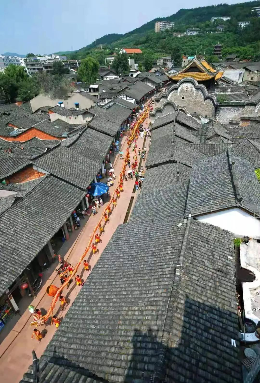 奋斗百年 "驿"路向前一一建党100周年成都市龙泉驿区经济社会发展报告