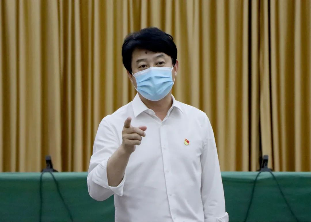 县领导王文玉,张忠健,张亮,张海燕,高志刚等出席会议.