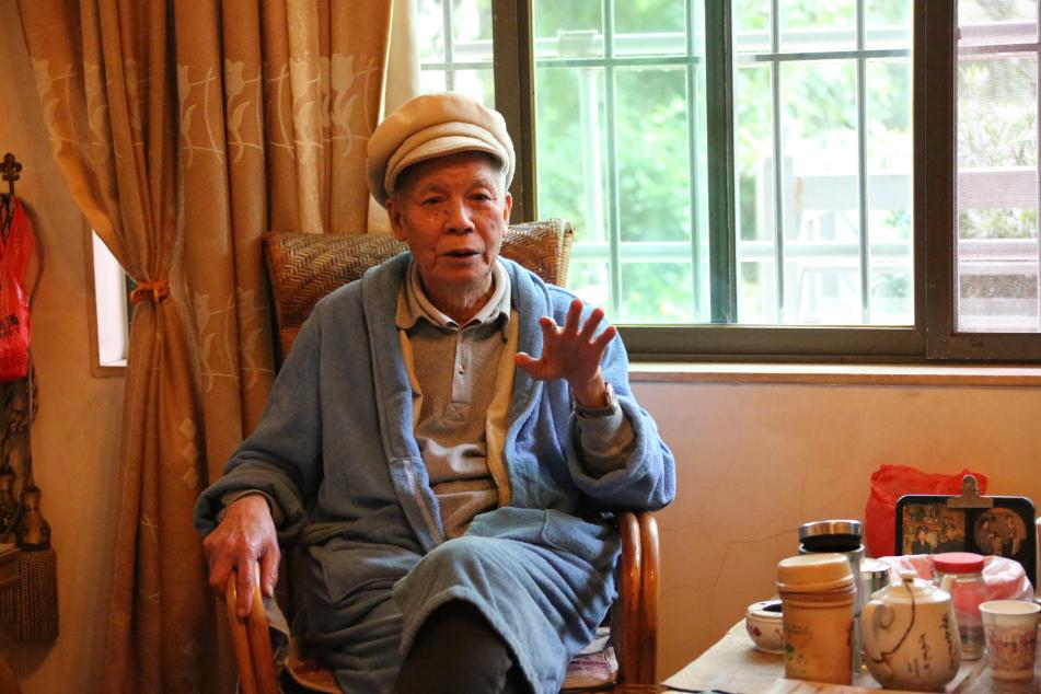 梁明光:铭党恩 颂党情 跟党走