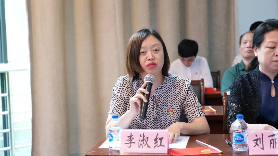 市教卫工作党委系统优秀党务工作者,校党委组织员李淑红以"不忘入党