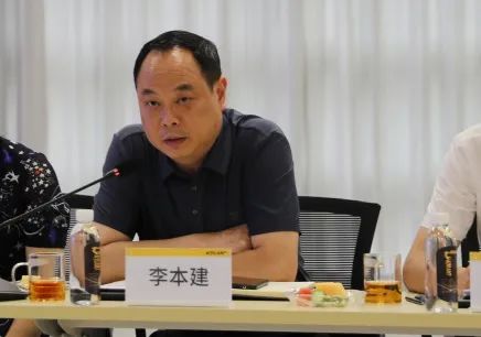 宜昌市劳动就业管理局局长李本建表示,事业呼唤着创新