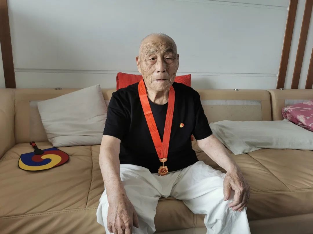 秦振义1947年1月1日滕奎芝1947年7月1日郭淑华1947年7月1日司广成1949