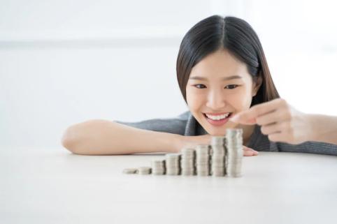 73%的年轻人购买保险.