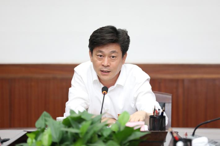 奋斗百年路启航新征程我为群众办实事丨李哲在区委专题会议上强调打造