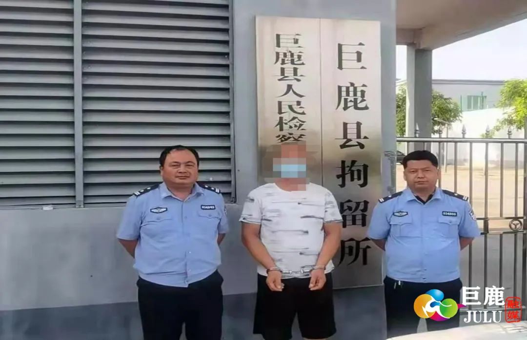 6月23日,县大气办督察队在日常巡查过程中发现王虎寨镇寻虎村解某某