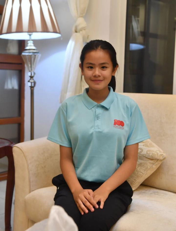 领诵员其实不止4人还有6名未能上场的预备领诵员他们也是棒棒哒