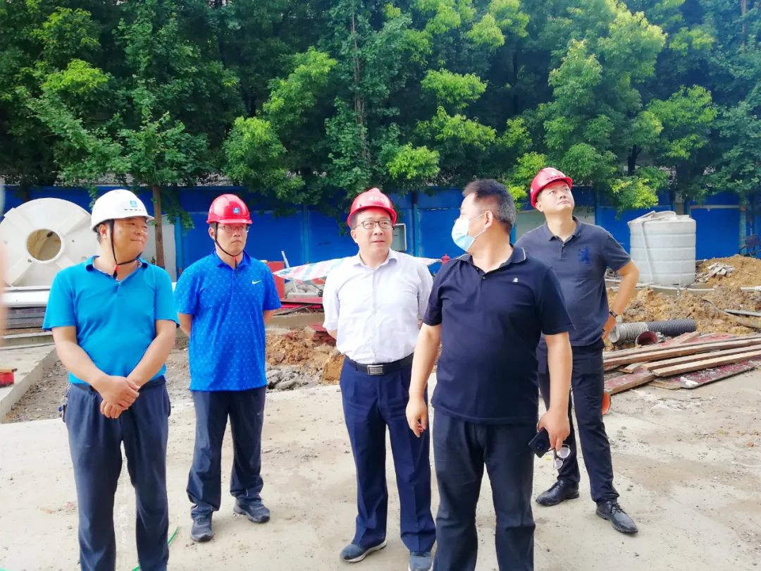 省演艺集团党委书记董事长古新功到省戏曲艺术剧院现场督查工程进度和