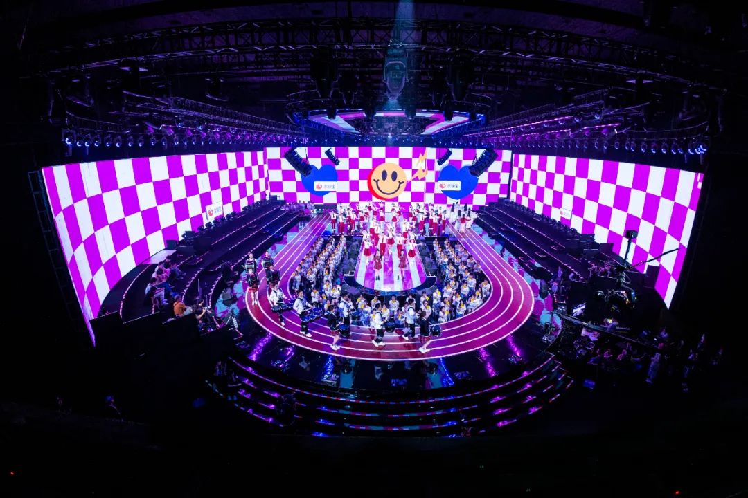 湖南卫视2021毕业礼直面热点最后一届90后毕业生铿锵作答