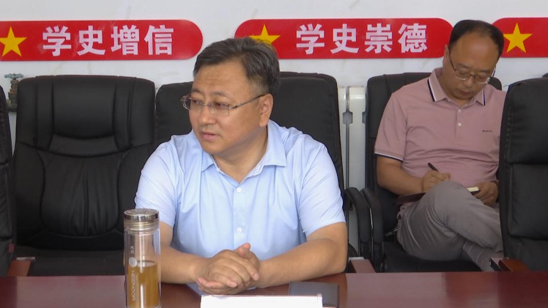 代县长侯东林到二泉井乡郝家营乡调研