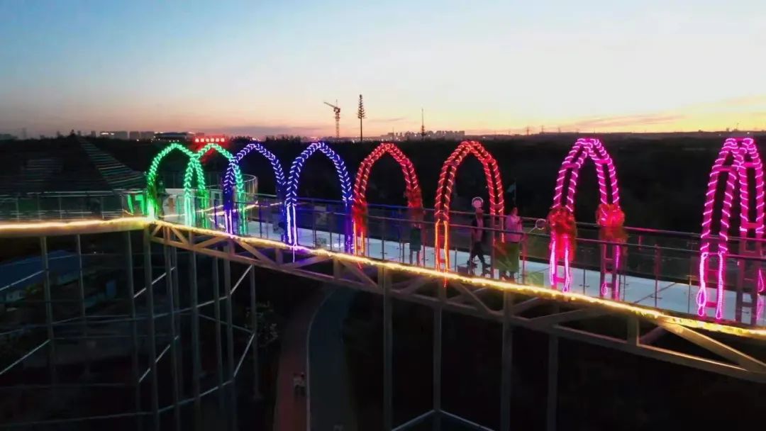 清爽夏日北湖玻璃廊桥玻璃水滑约你来玩文末福利