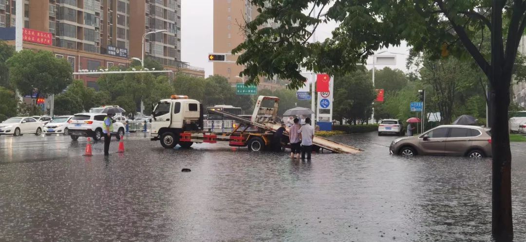 中雨大雨暴雨雷陣雨 輪番登場