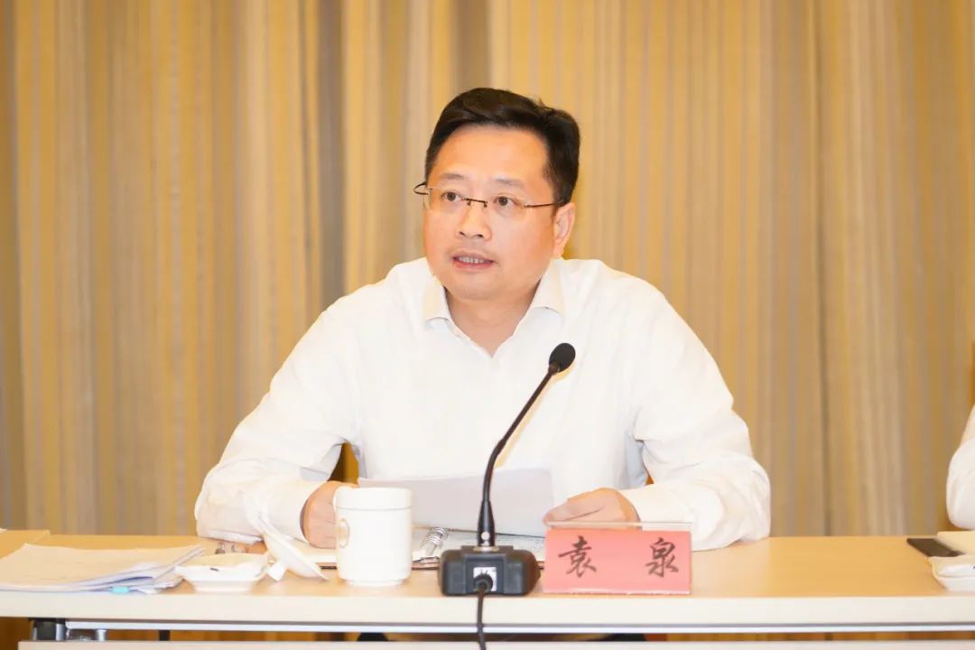 区委季度工作会议上庄木弟要求抢抓机遇推动奉贤高质量