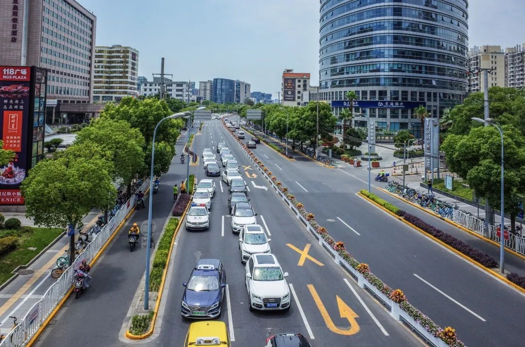 山路祁连山路花箱真南路—武威东路泸定路花带金沙江路—云岭东路金