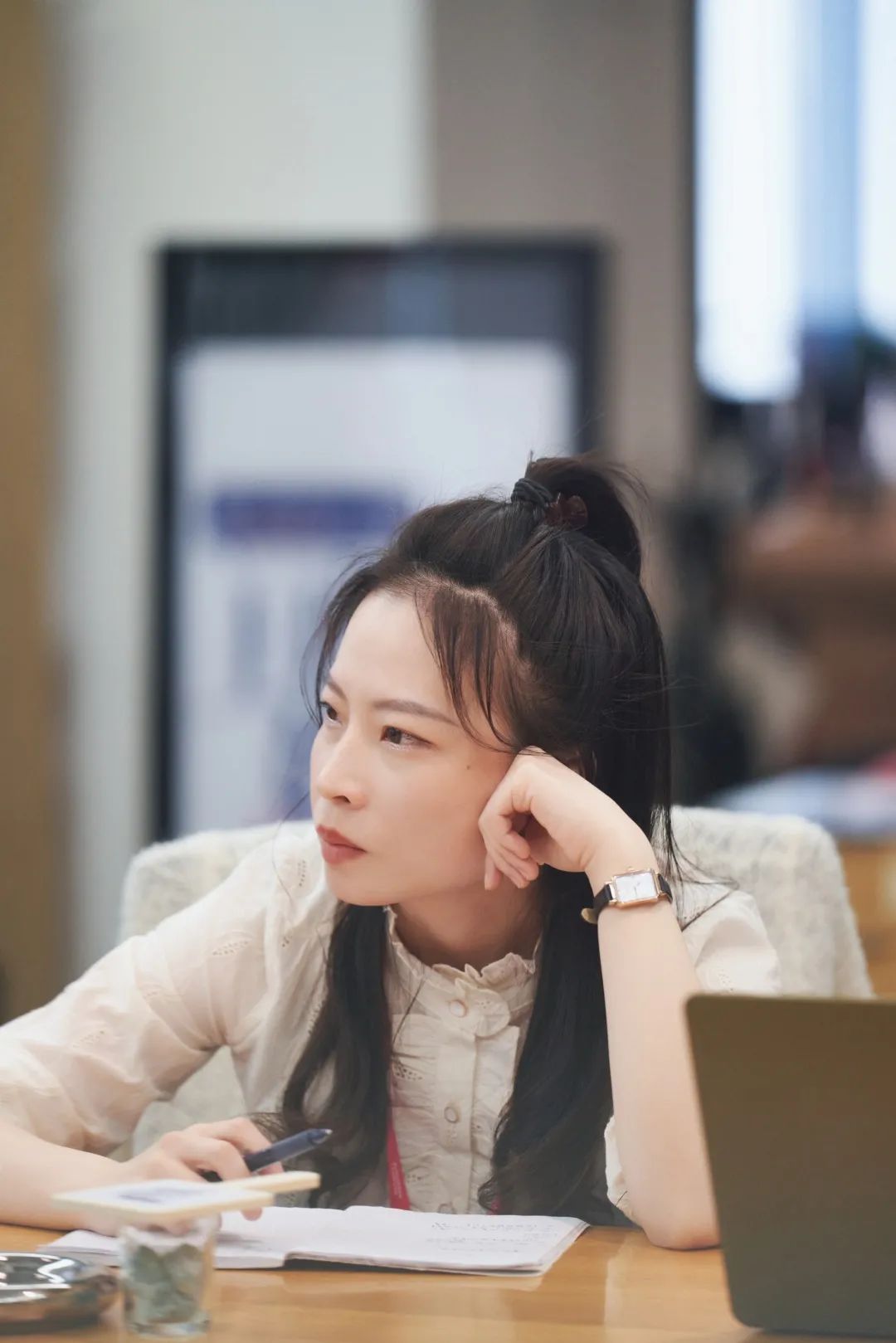 多面体的上班啦妈妈