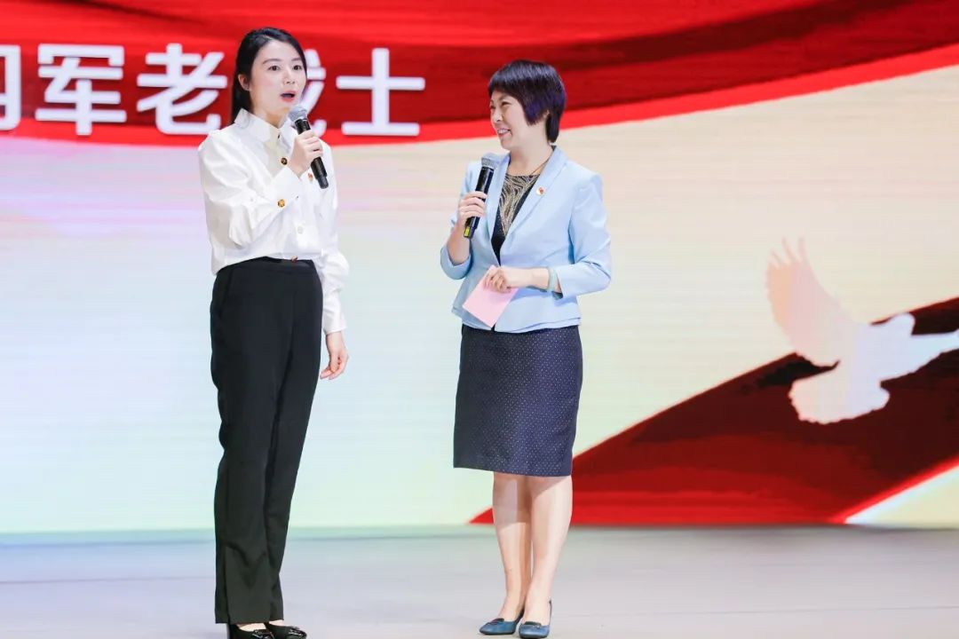 思群堂变身沉浸式课堂!华东师大这堂"大课"太精彩_澎湃号·政务_澎湃