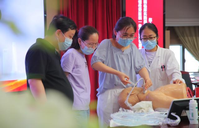 2021上海长征医院肾脏病临床实践指南暨一体化护理管理学习班举行