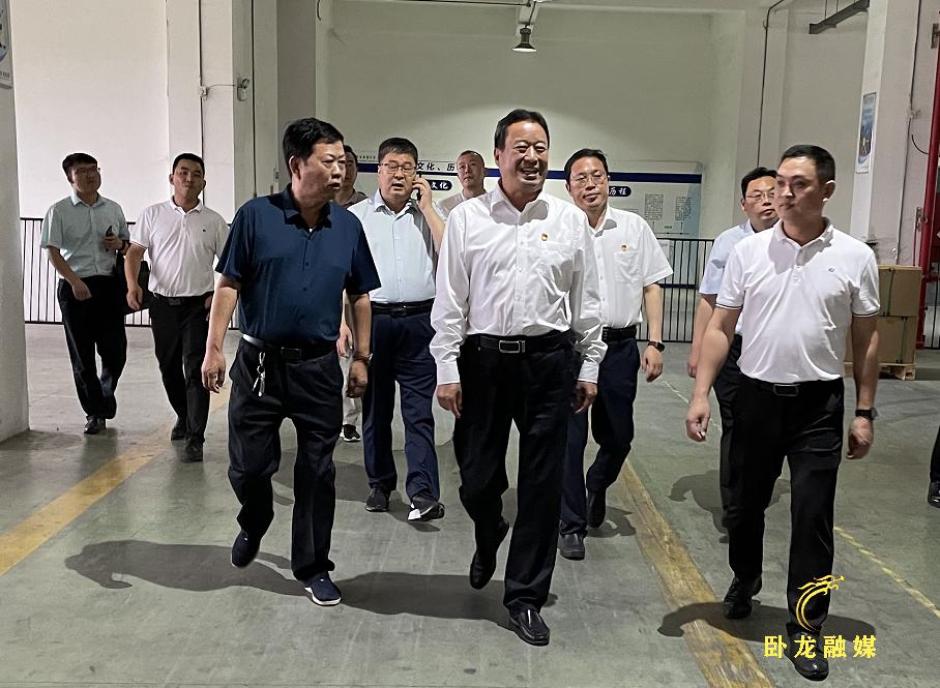 卧龙区委书记高贤信调研"万人助万企"活动