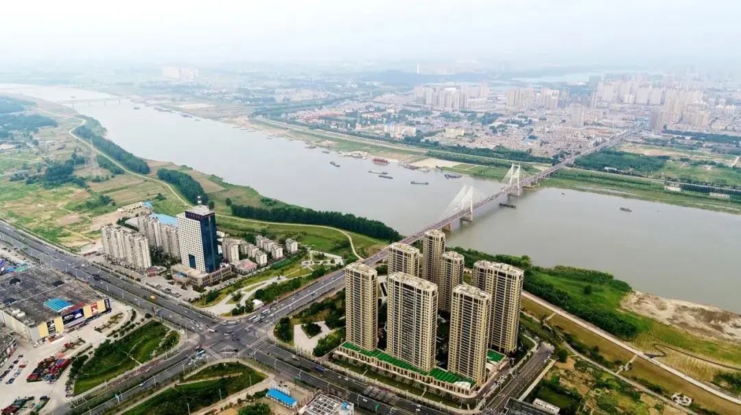 新城有"珠城"美誉古乃采珠之地地处南北分界坐落在淮河之滨蚌 埠蚌埠