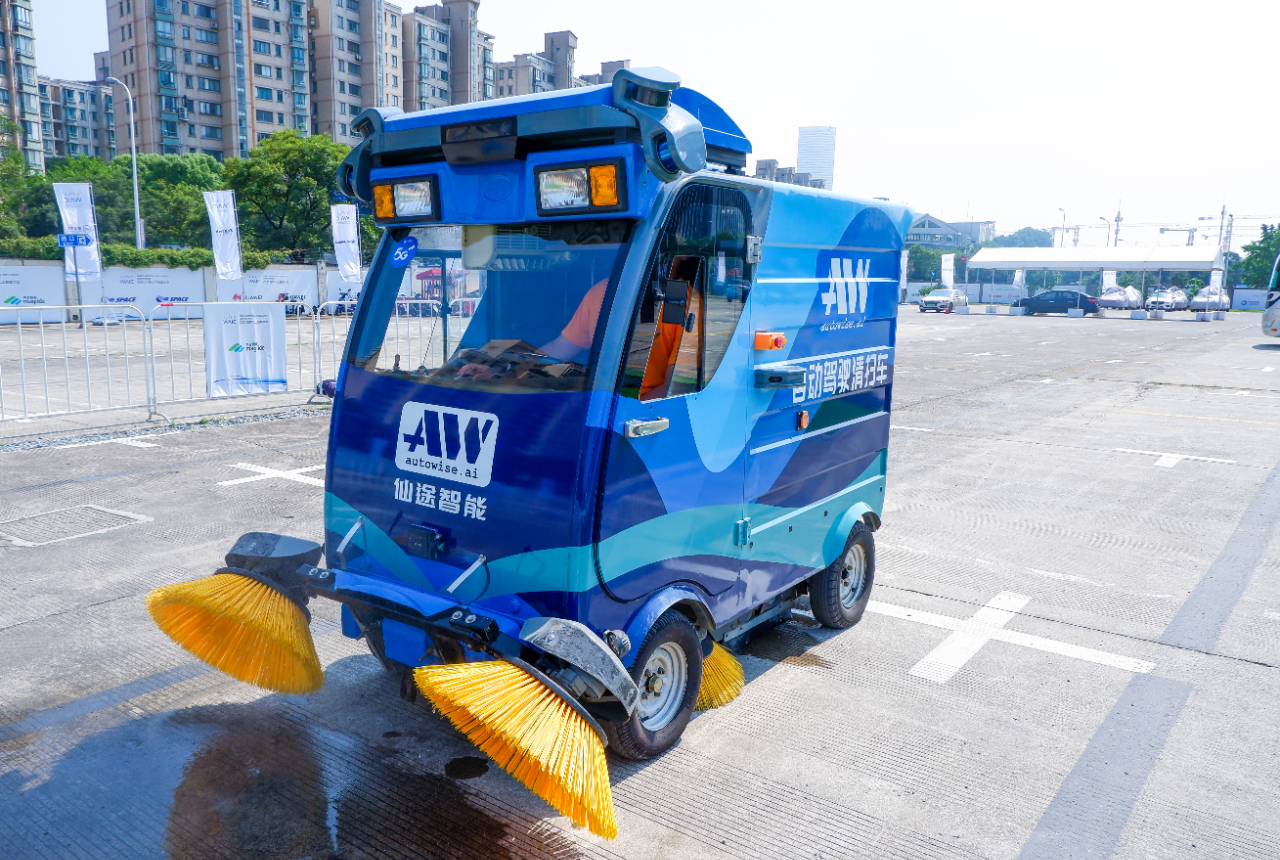 仙途自动驾驶清扫车 记者 吴斯洁 编辑 潘晟