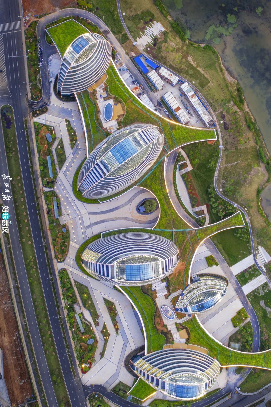 "春笋项目是智慧生态城的"中心之心",远观犹如五座相互掩映的山峰