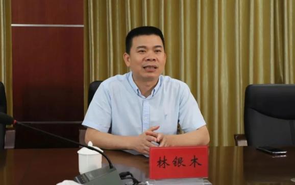 市中院审委会专职委员林微一行到南靖法院指导学术论文写作