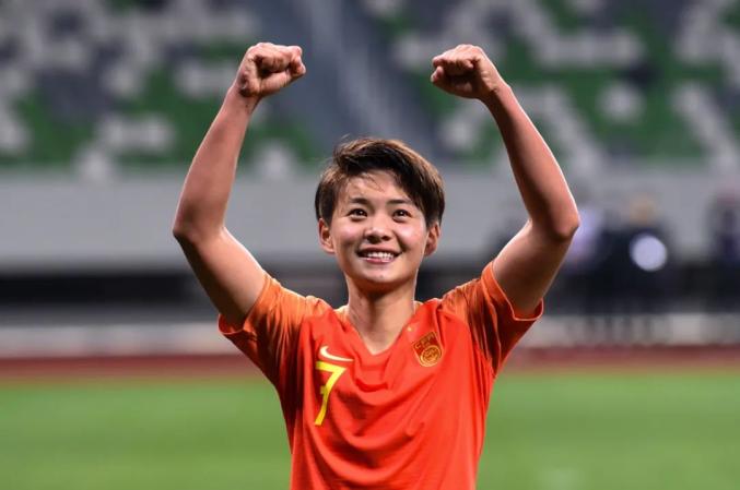 王莹和肖裕仪王炎,朱钰四人入选仍有王霜,吴海燕,但武汉车谷江大女足