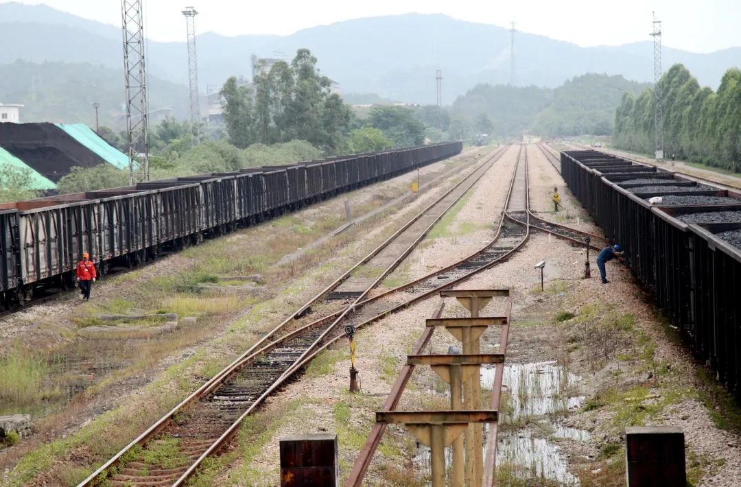 高位运行与江西省煤炭储备中心相连的琵琶湖站负责省内八大电厂电煤的