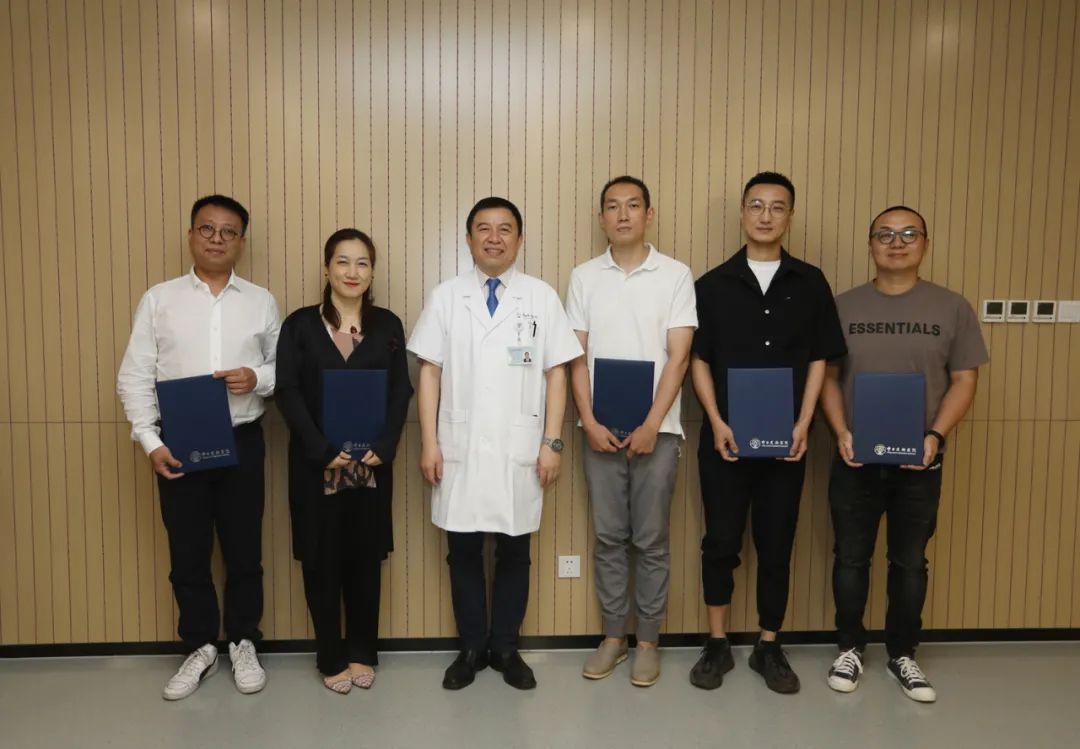 丹青美绘白衣天使丨正道力行医艺同舟系列展览第六回扮靓中日友好医院