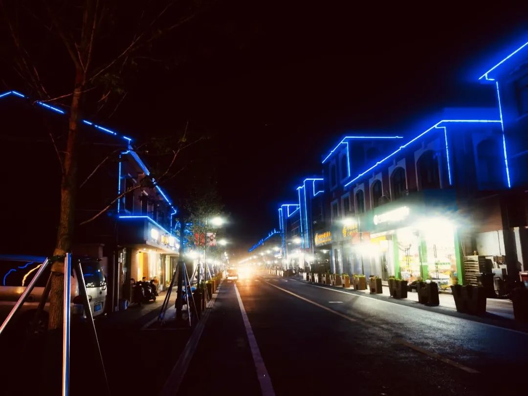 华灯初上夜未央夜色下的海滨街美哭了