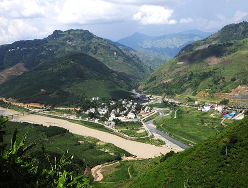 金平縣地處雲南省紅河州南部,國土面積3677平方公里.